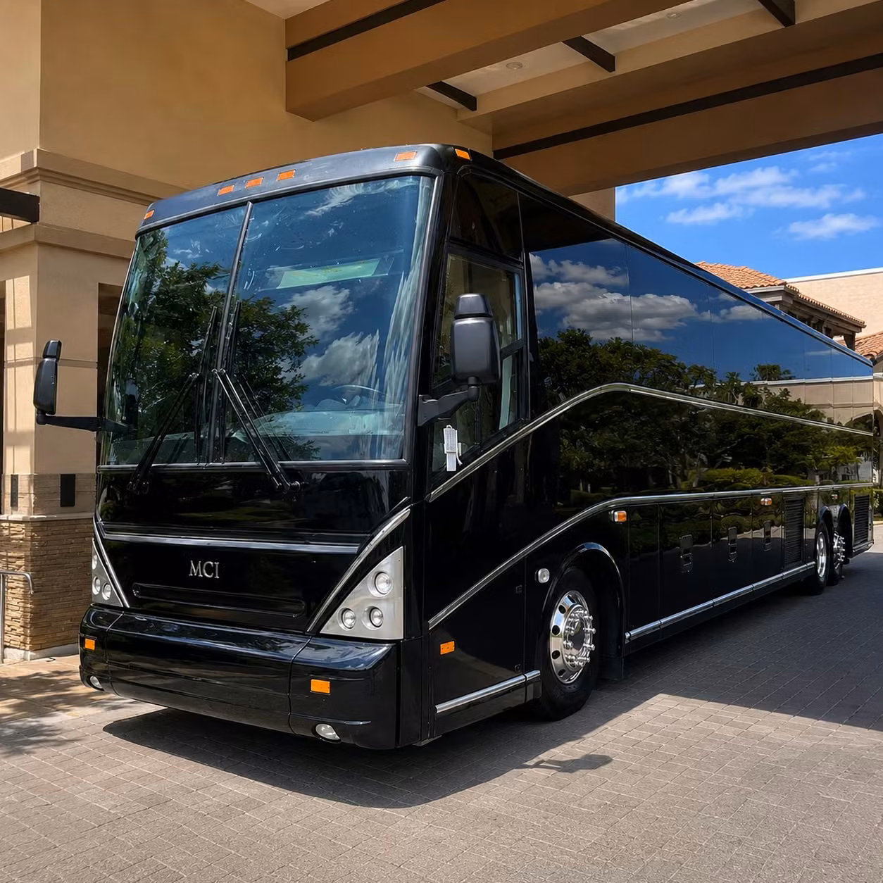 compare sacramento employee shuttle bus options for your commuter program